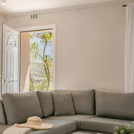 Sandy & Sofia Сasa de vacaciones *